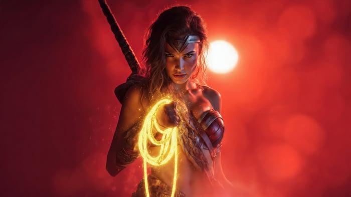 Wonder Woman holding the Lasso of Truth 4K