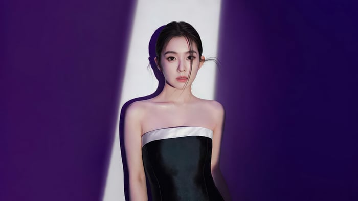 Irene from Red Velvet in a strapless dress