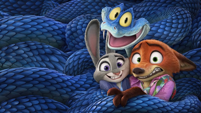 Judy Hopps, Nick Wilde, and a snake in Zootopia 4K