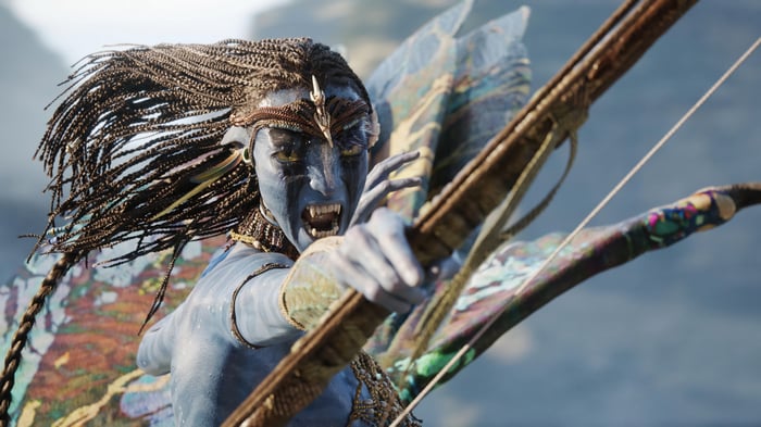 Neytiri from Avatar: Fire and Ash with bow