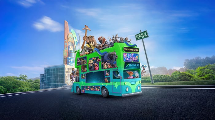 Zootopia 4K Bus with Characters