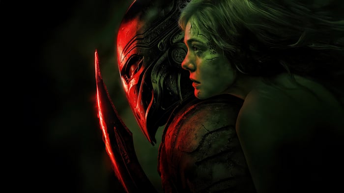 Predator and Elle Fanning 4K