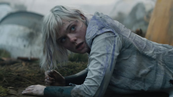 Elle Fanning in Predator: Badlands 4K