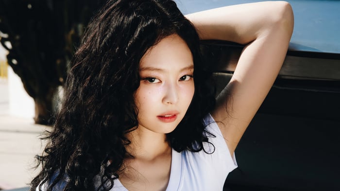 Jennie from Blackpink posing outdoors