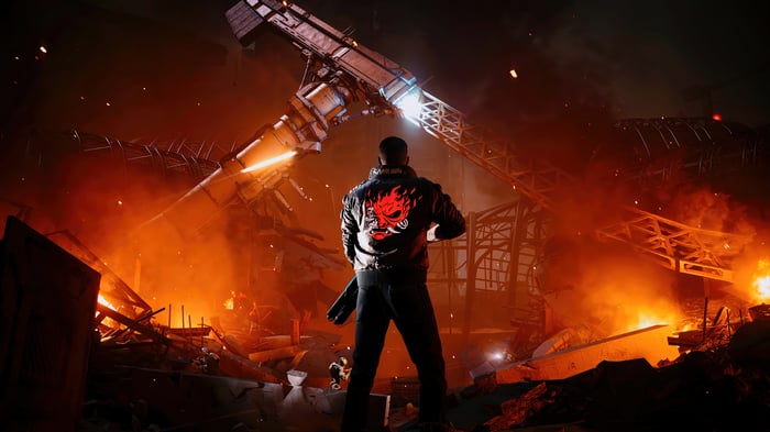 Cyberpunk 2077 V in a burning city