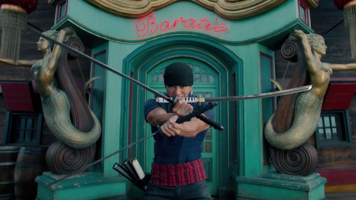 Roronoa Zoro with Katanas in front of Baratie