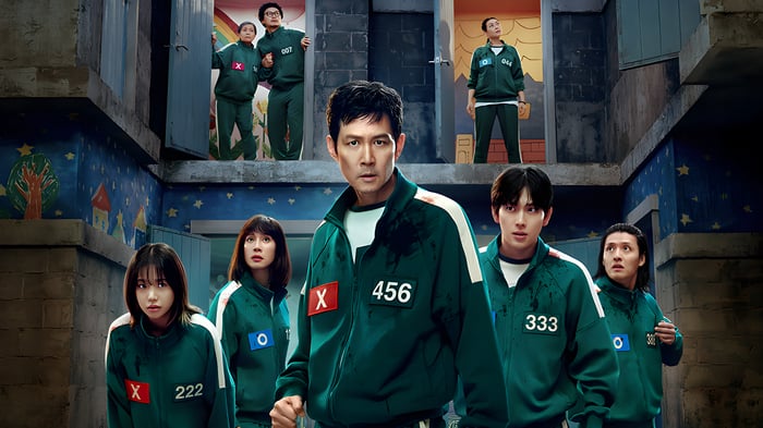 Squid Game Players in Green Tracksuits 4K