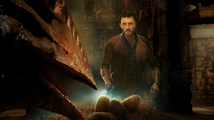 Jonathan Bailey and Dinosaur Eggs in 4K