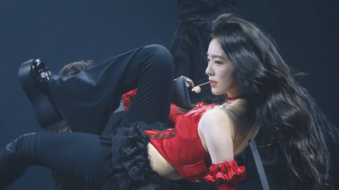 Irene of Red Velvet performs on stage in 4K
