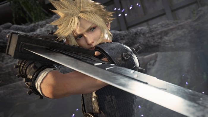 Cloud Strife with Buster Sword in Final Fantasy 7 Remake Rebirth 4K