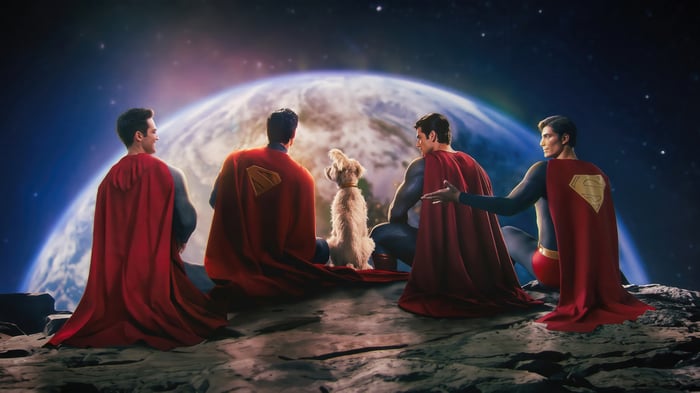Superman and Krypto looking at Earth 4K