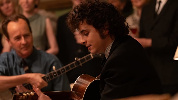 A Complete Unknown: Timothee Chalamet plays guitar