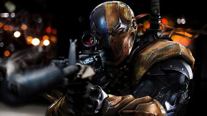 Deathstroke aiming a rifle in 4K