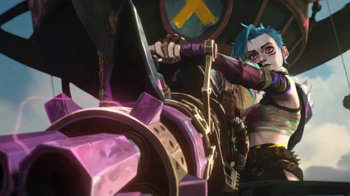 Jinx from Arcane with a large weapon