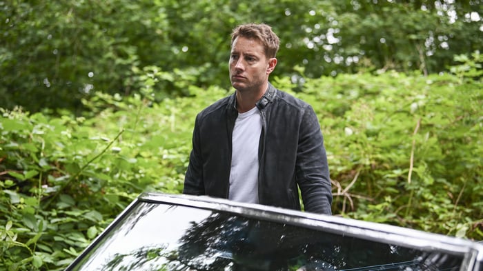 Justin Hartley in Tracker 4K
