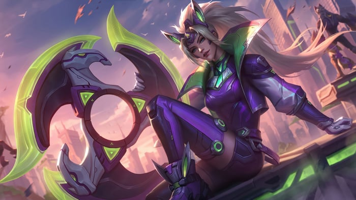 Sivir from League of Legends with a large weapon