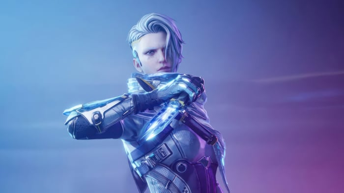 Zephyr from Fragpunk holding a glowing knife