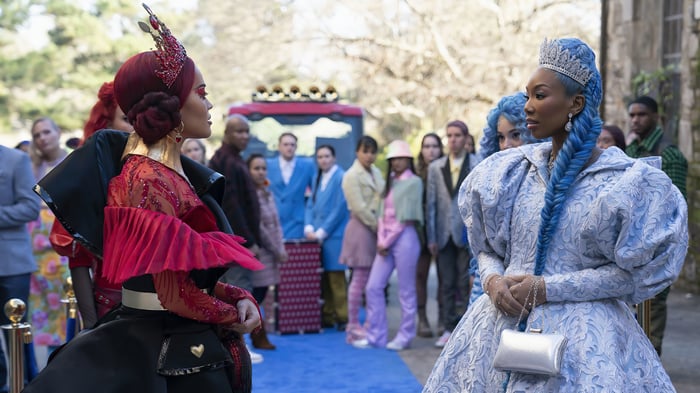 Descendants: The Rise of Red, Queen of Hearts, Cinderella