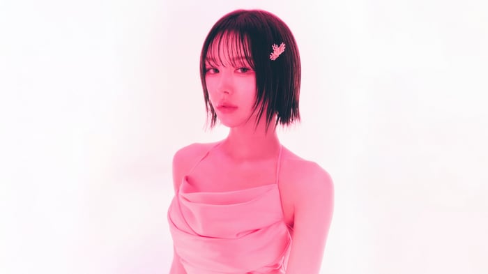 Wendy from Red Velvet in pink dress