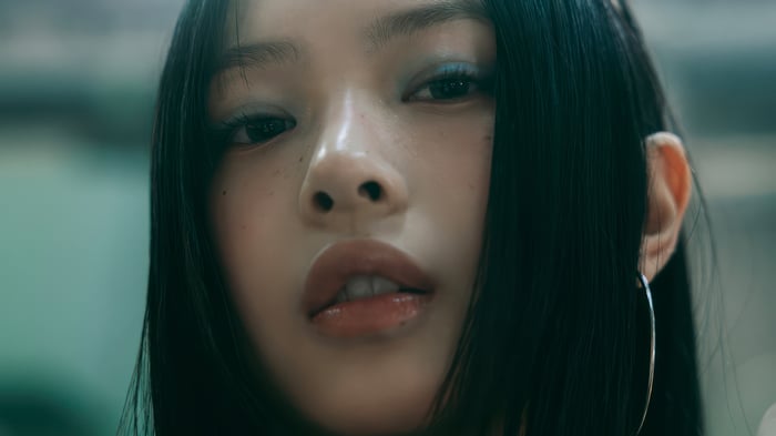 Hanni from NewJeans in 4K