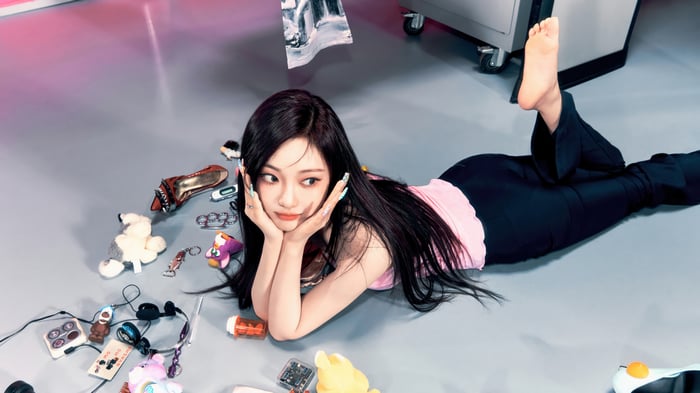 Ningning from Aespa in a messy room
