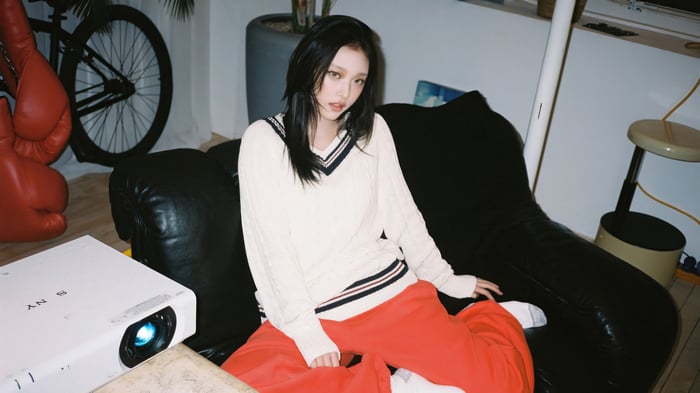 Haerin from NewJeans in a casual outfit