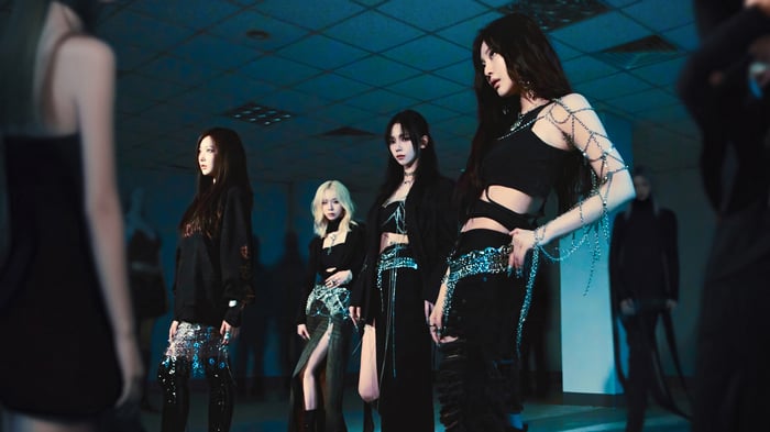 Aespa members in black outfits