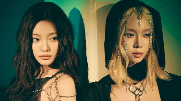 Aespa Winter and Ningning in Armageddon 4K
