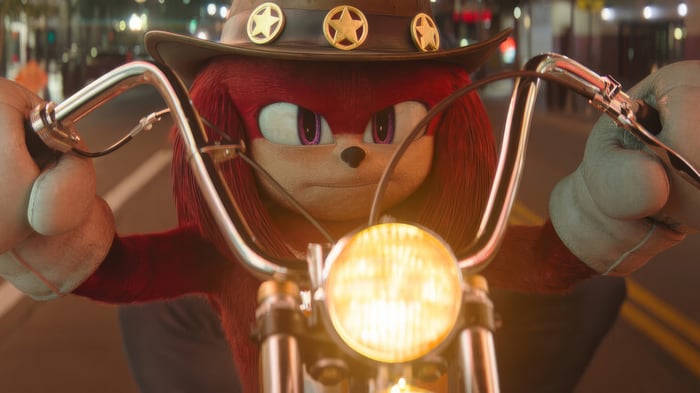 Knuckles rides a motorcycle in 4K