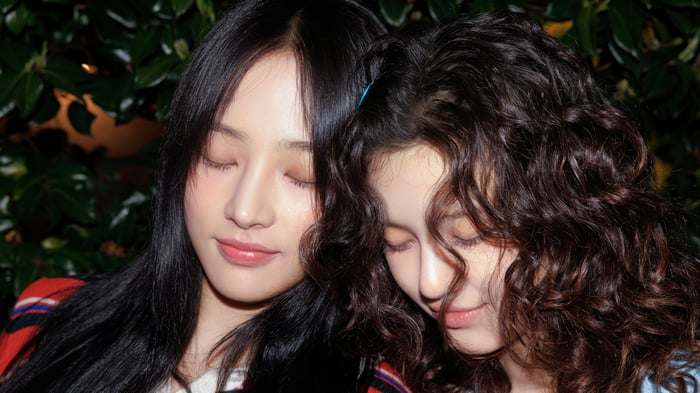 NewJeans Minji and Danielle 4K