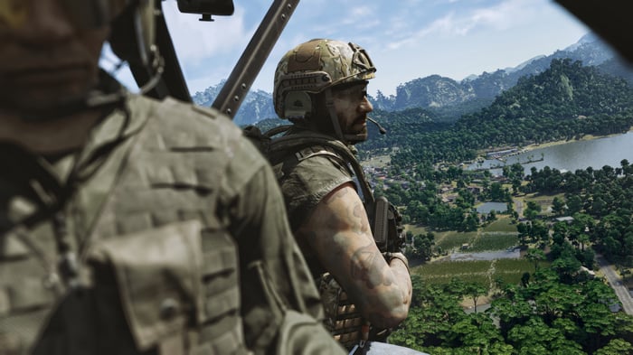 Gray Zone Warfare soldiers in helicopter 4K