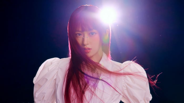 Yujin from IVE in 4K