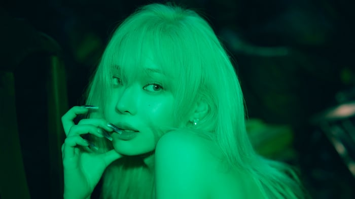 Winter from Aespa in green lighting