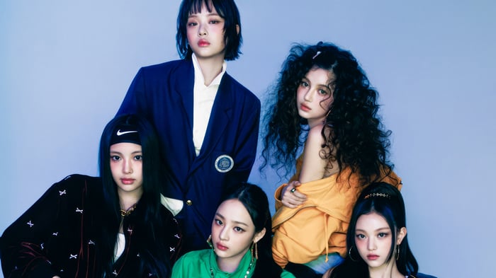 NewJeans members Hanni, Danielle, Hyein, Minji, and Haerin in 4K