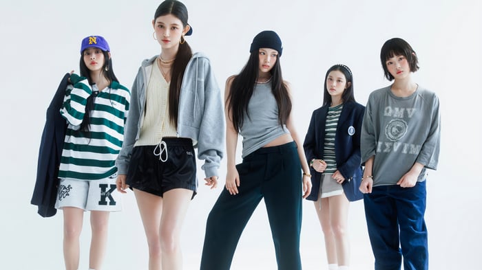 NewJeans members in casual outfits