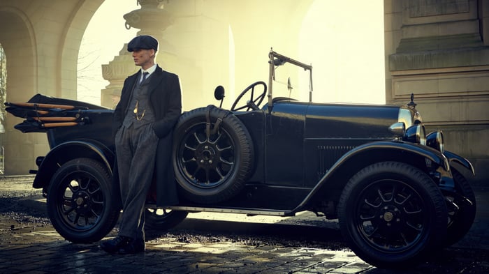 Peaky Blinders 4K: Cillian Murphy and Vintage Car