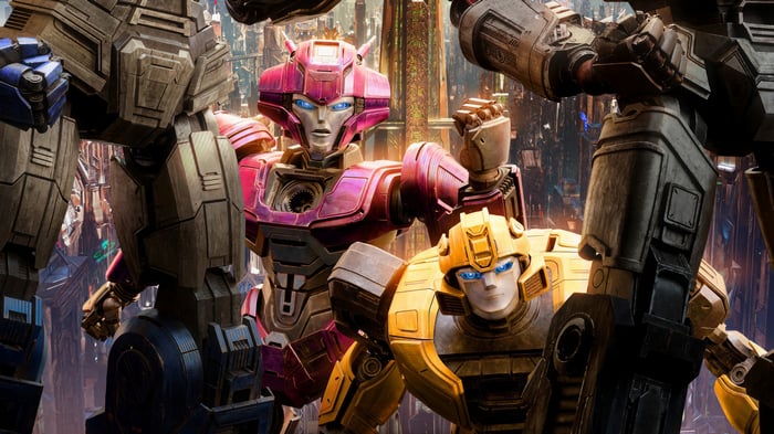 Transformers One: Elita-1 and Bumblebee