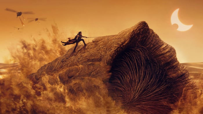 Paul Atreides on a Sandworm in Dune: Part 2 4K