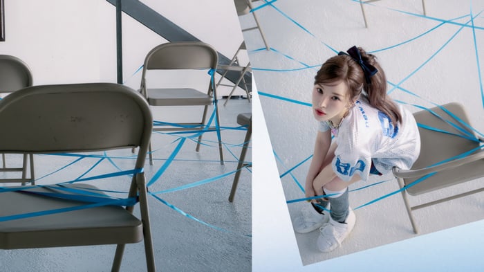 Wendy from Red Velvet sitting on a chair