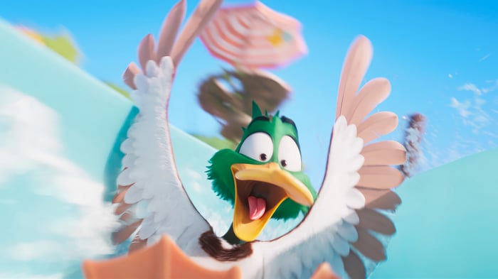 Daffy Duck on a water slide in 4K