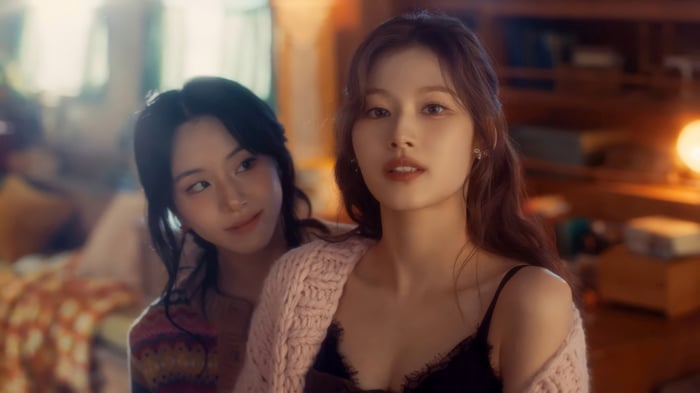 TWICE Sana and Chaeyoung 4K