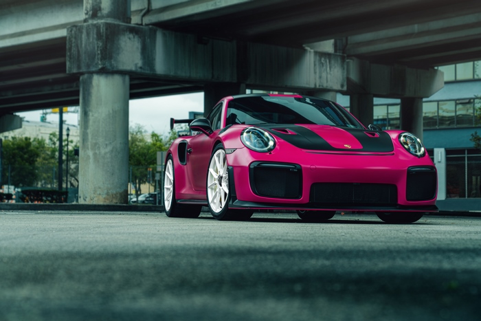 Pink Porsche 911 GT2 RS 4K