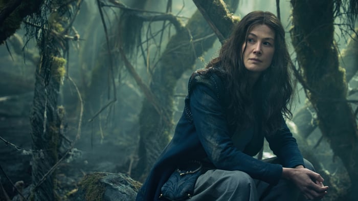 The Wheel of Time: Rosamund Pike 4K