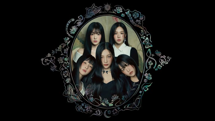 Red Velvet members in a decorative frame
