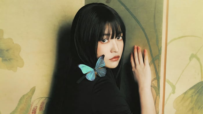 Yeri from Red Velvet with a butterfly