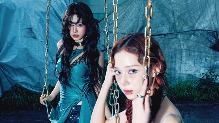 Aespa Winter and Ningning on swings
