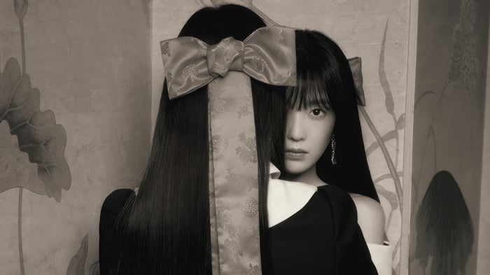 Irene from Red Velvet in black and white