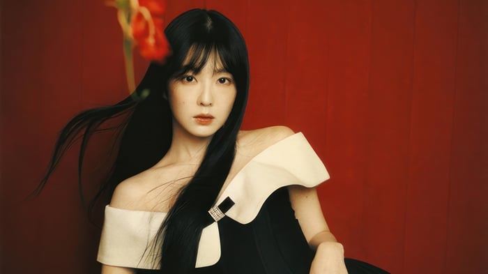 Irene from Red Velvet in a black and white dress