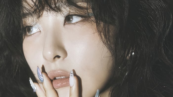 Seulgi from Red Velvet with butterfly nails