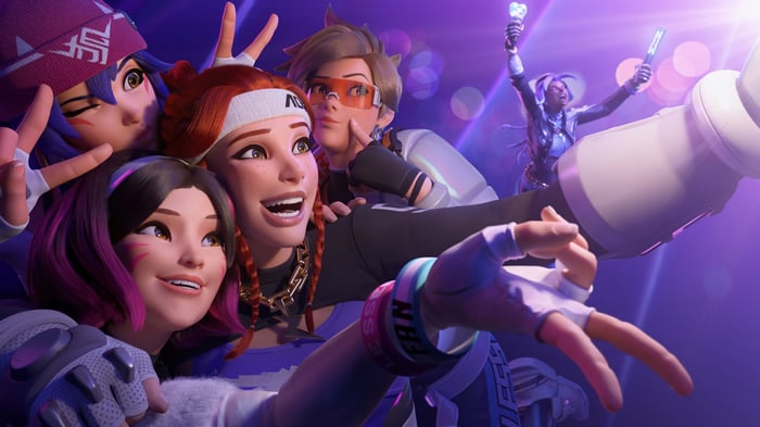 Overwatch 2 x Le Sserafim D.Va, Brigitte, Kiriko, Tracer, Sombra 4K